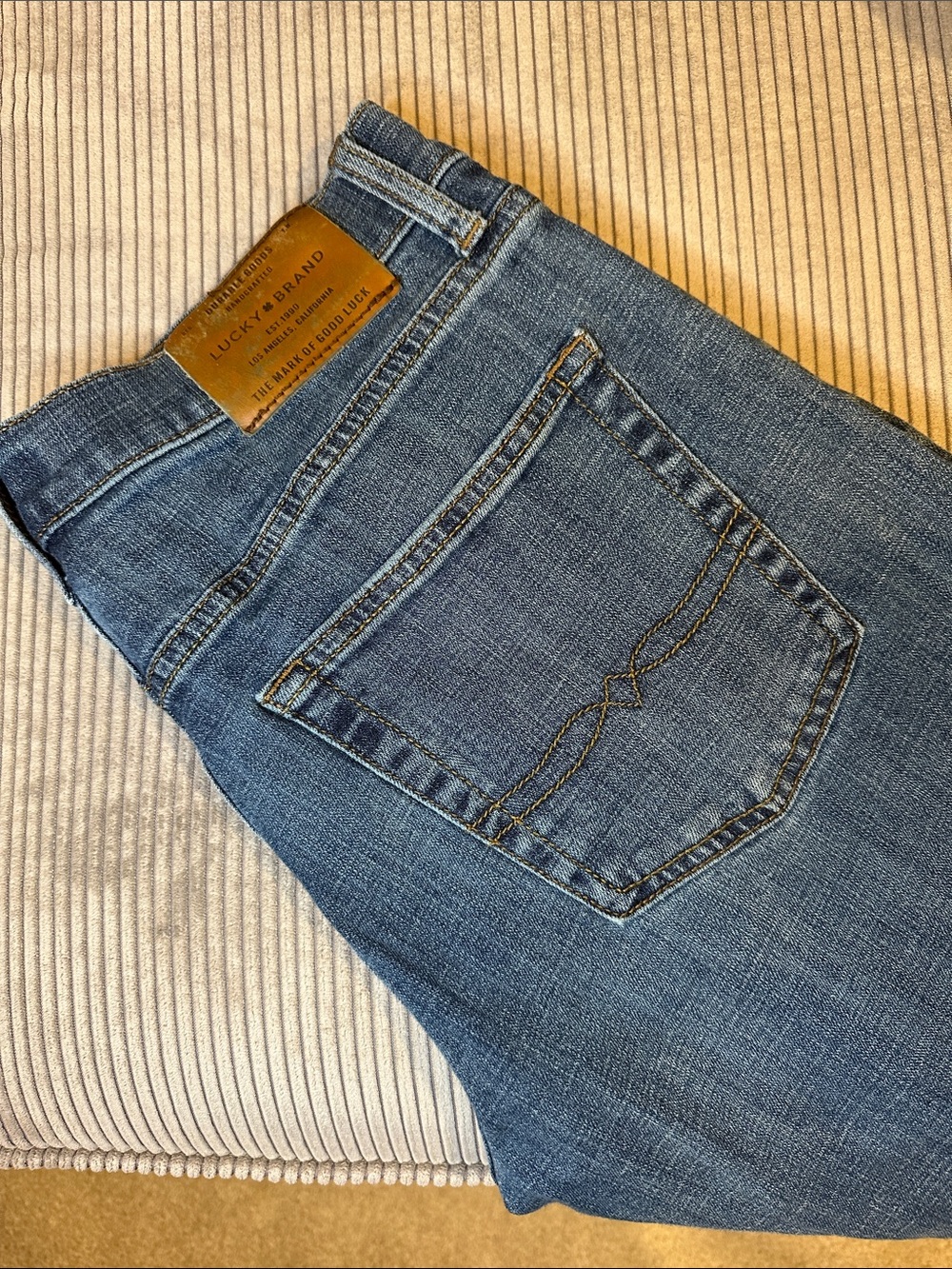 Lucky Brand Medium Wash Straight Jeans | 32/30